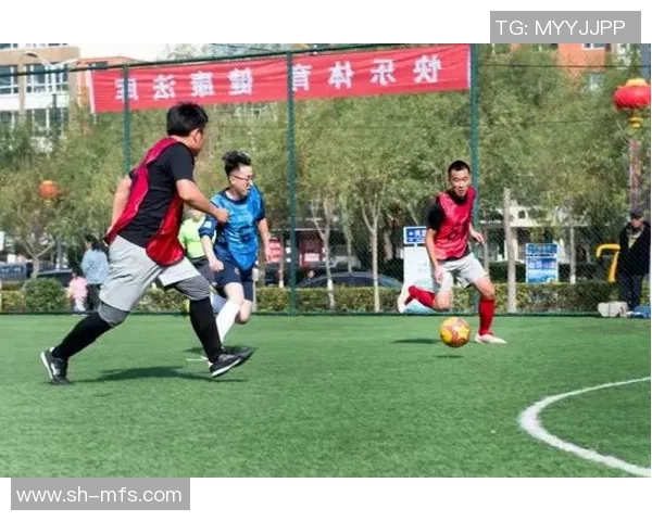 足球高爆引领新潮流激情碰撞尽享赛场魅力与团队精神的完美结合